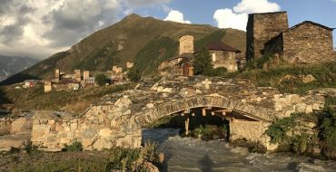 Alte Brücke von Uschguli