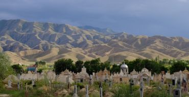 Friedhof auf dem Weg ins kirgisische Hochland