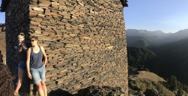 Burg Omalo und Kaukasus