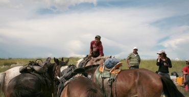 Mongolische Mannschaft bei der Reittour