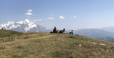 Rast auf der Almwiese