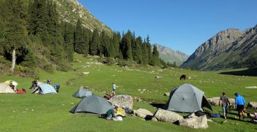 Zeltlager beim Trekking in Kirgistan