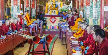 Mongolei - Zeremonie im Amarabayasgalant Kloster