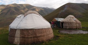 Wanderstopp bei abgelegenen Jurten