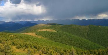 Gebirgslandschaft in der zentralen Mongolei
