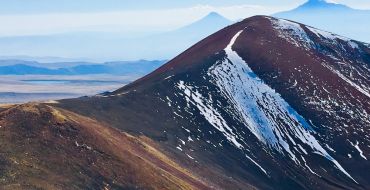 Rote Berge vor Ararat