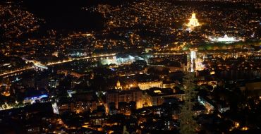 Tbilisi bei Nacht