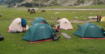 Augustreise, Zeltlager bei erster Trekkingtour